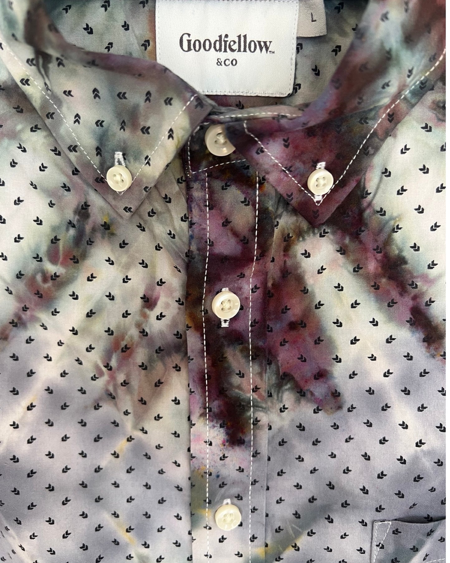 Short Sleeve Button Down Shirt - Gray Arrows - L