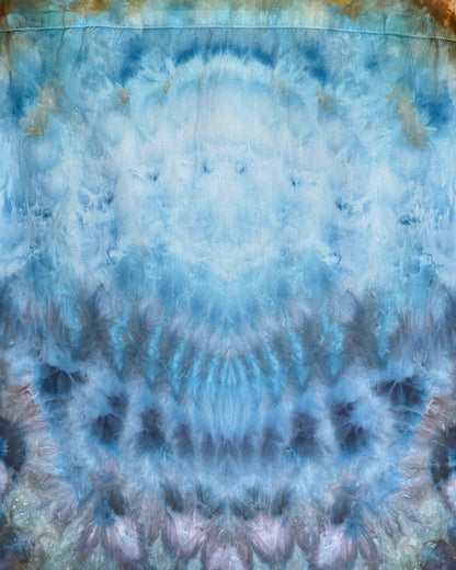 ice dye shirt size large button down detail blue