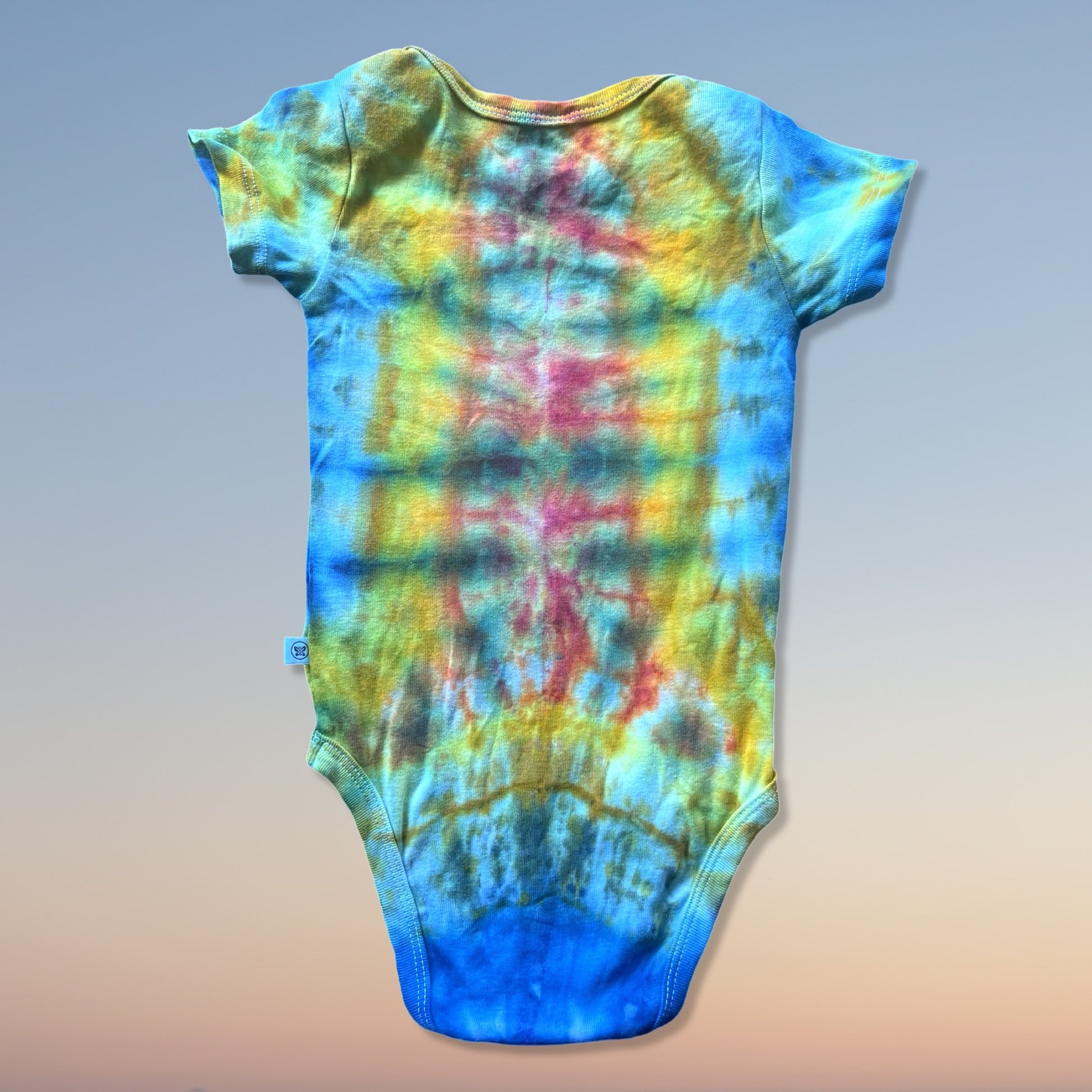 tie dye baby onsier rainbow heart 